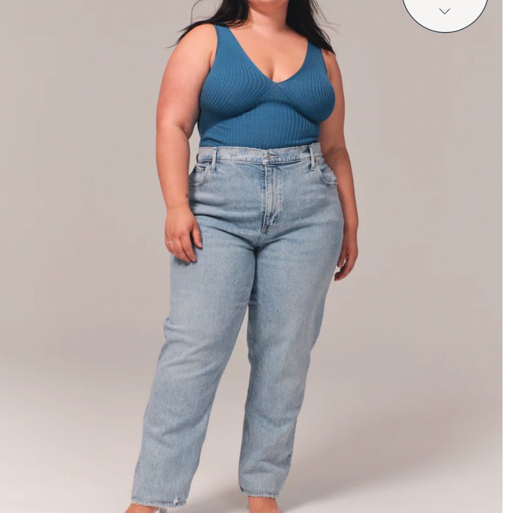 Abercrombie Curve Love Ultra High Rise 90s Straight Jean, Size 31L